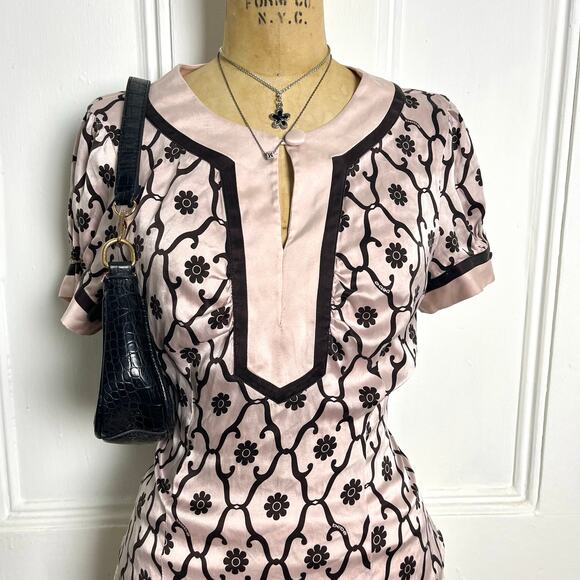 Bebe Vintage silk coquette short sleeve pink puffed top logo/floral print size M - Picture 4 of 7